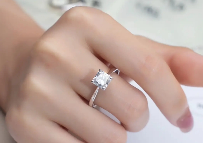 Cultivated vs. natural diamonds: what are the differences?